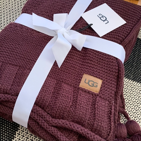 UGG | Preston Sweater Knit Tassel Blanket. FALL - Picture 4 of 8